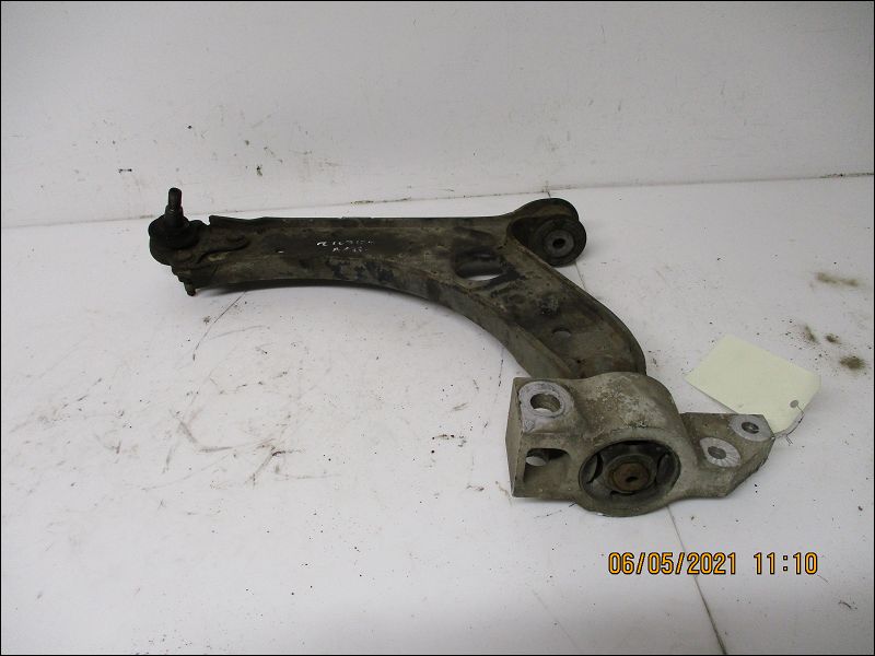 Triangle inf avg Volkswagen GOLF V (1K1) 1.9 tdi (2003-2008) 5 portes