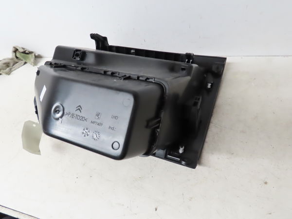 Boite à gants Citroën C3 III (SX) 1.2 thp 110 (2016)