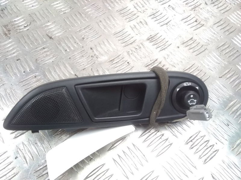 Commande lève-glace porte avant gauche Ford FIESTA VI (CB1, CCN) 1.6 tdci (2008-2012)
