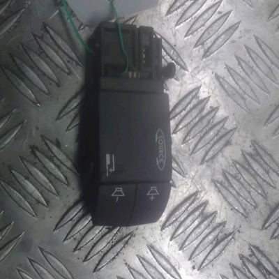 Commande autoradio Renault TRAFIC II Camionnette (FL) 2.5 dci 145 (fl0j) (2006)