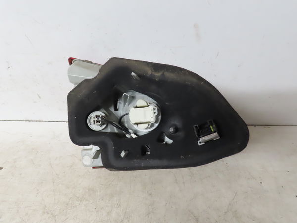 Feu arrière intérieur droit Peugeot 308 SW II (LC_, LJ_, LR_, LX_, L4_) 1.6 hdi - bluehdi 115 (lcbhxm, lcbhxt) (2014-2021)