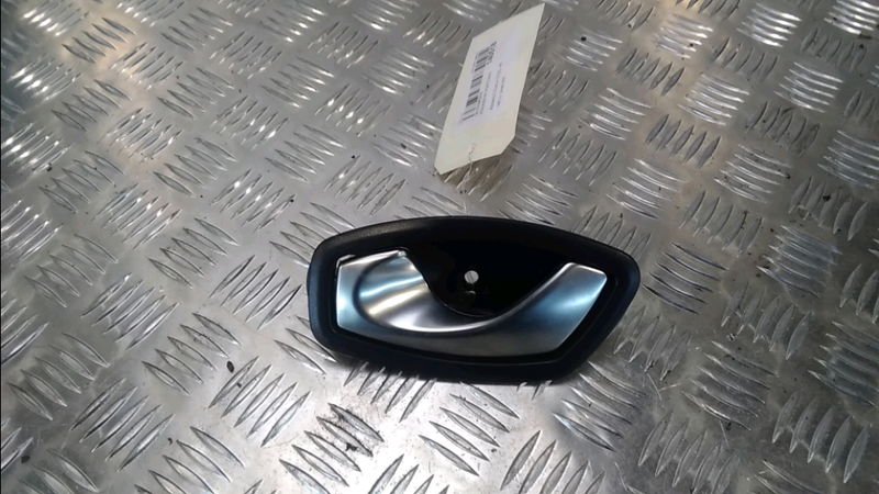 Poignee int porte avg Renault CLIO IV (BH_) 1.5 dci 75 (2012) 5 portes