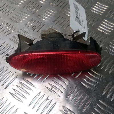Feu brouillard central arrière Peugeot 206 3-5 portes (2A-C) 2.0 hdi 90 (1999-2009) 5 portes