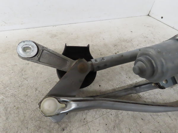 Moteur essuie-glace avant Toyota AURIS (_E18_) 1.6 d4-d (wwe185_) (2015-2018)