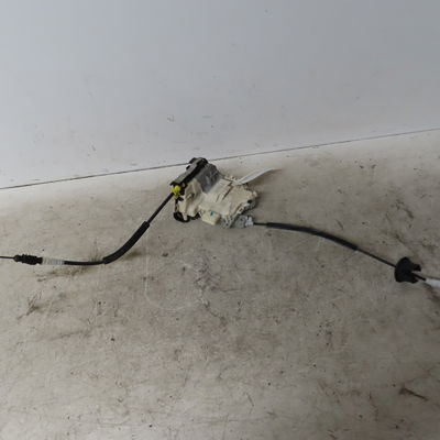 Serrure porte ard Audi A4 B8 (8K2) 2.0 tdi (2007-2015)
