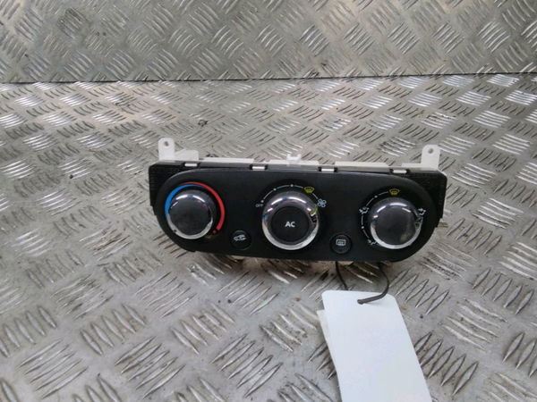 Commande de chauffage Renault CAPTUR I (J5_, H5_) 1.5 dci 90 (2013) 5 portes