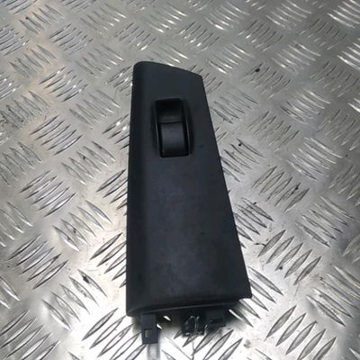Commande lève-glace porte avant droite Toyota COROLLA (_E12_) 2.0 d-4d (cde120r_, cde120l_) (2002-2006)