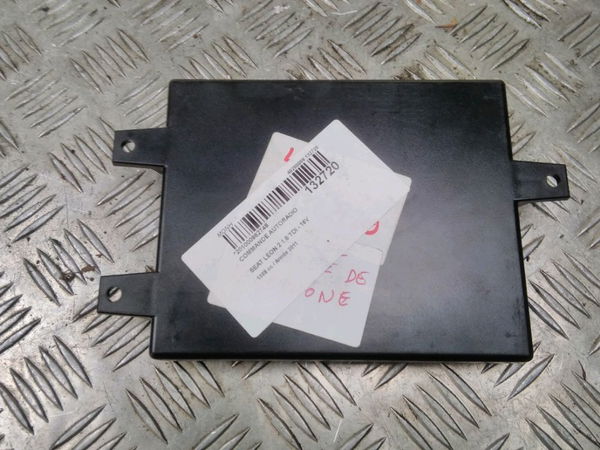 Commande autoradio Seat LEON (1P1) 1.6 tdi (2010-2012)