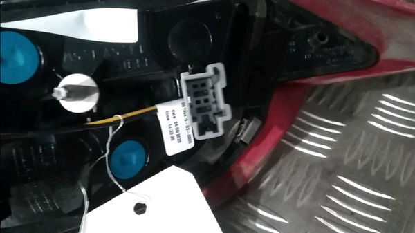 Feu arrière interieur gauche Ford FIESTA VII Van 1.5 tdci (2018)