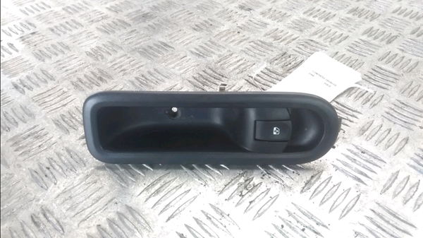 Commande lève-glace porte avant droite Renault CLIO III (BR0-1, CR0-1) 1.2 16v (br02, br0j, br11, cr02, cr0j, cr11) (2005-2014) 5 portes