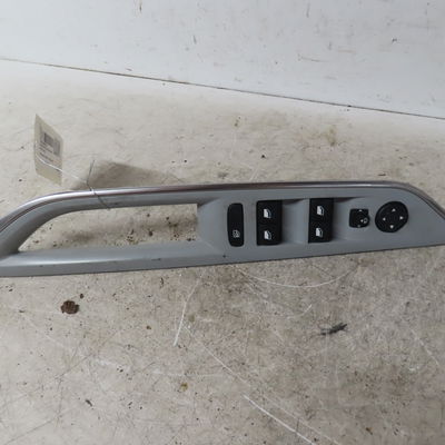 Commande lève-glace porte avant gauche Peugeot 3008 SUV (MC_, MR_, MJ_, M4_) 1.6 bluehdi 120 (2016)