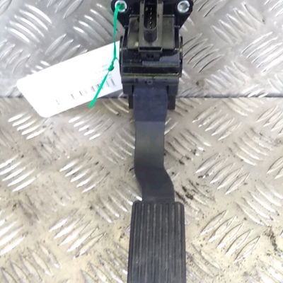 Pedale accelerateur Mercedes-benz VITO Camionnette (W447) 114 cdi (447.601, 447.603, 447.605) (2014)