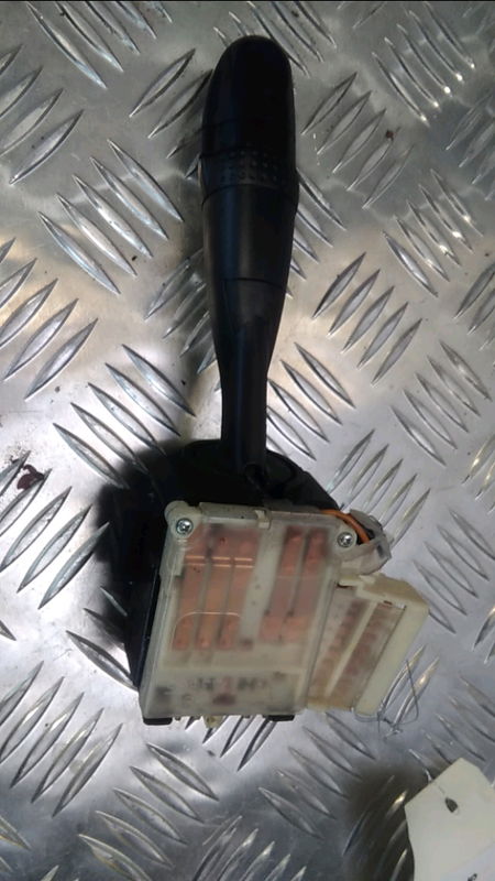 Commande clignotant Daihatsu SIRION (M3_) 1.3 (2008)