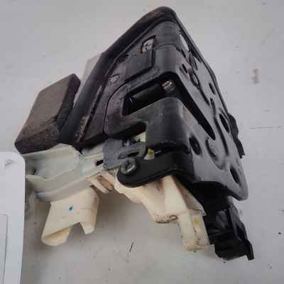 Serrure porte avd AUDI A1