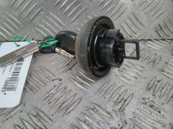 Bouchon reservoir a carburant Renault CLIO II (BB_, CB_) 1.2 (bb0a, bb0f, bb10, bb1k, bb28, bb2d, bb2h, cb0a,... (1998-2010) 5 portes