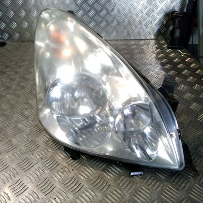 Phare droit Toyota COROLLA Verso (ZER_, ZZE12_, R1_) 2.2 d-4d (aur10_) (2005-2009) 5 portes
