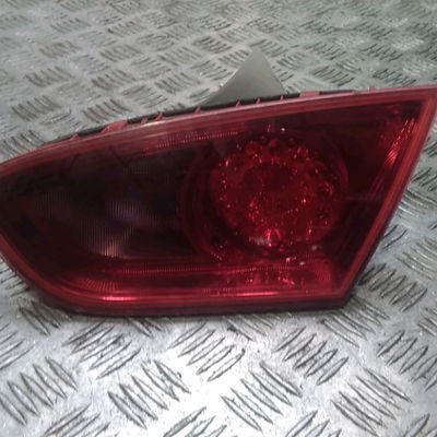 Feu arrière intérieur droit Seat LEON (1P1) 1.6 tdi (2010-2012)