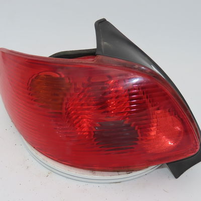 Feu arrière gauche Peugeot 206 (2L_, 2M_) 1.4 hdi eco 70 (2009-2013) 5 portes