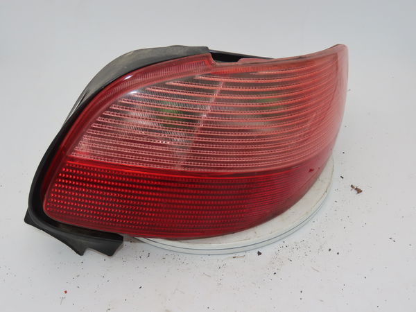 Feu arrière droit Peugeot 206 CC (2D) 1.6 16v (2dnfuf, 2dnfur) (2000-2007) 2 portes