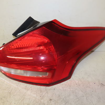 Feu arrière droit Ford FOCUS III 1.5 tdci (2014-2017)