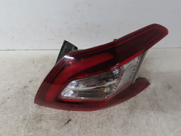 Feu arrière droit PEUGEOT 308