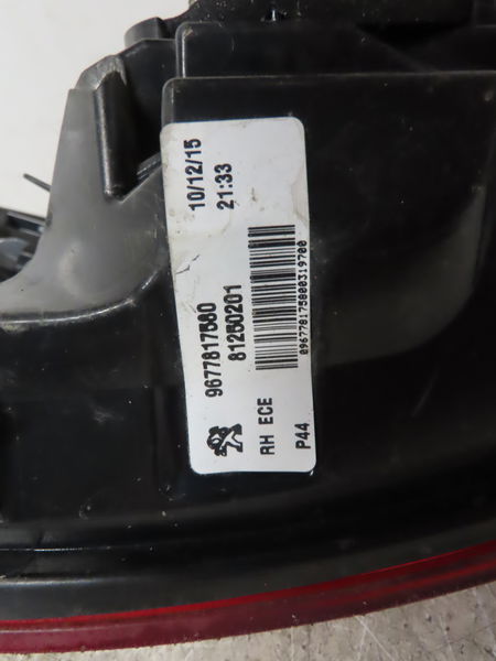 Feu arrière droit PEUGEOT 308