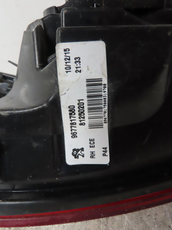 Feu arrière droit PEUGEOT 308