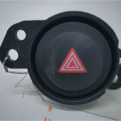 Bouton de warning Peugeot 108 1.2 (2014)