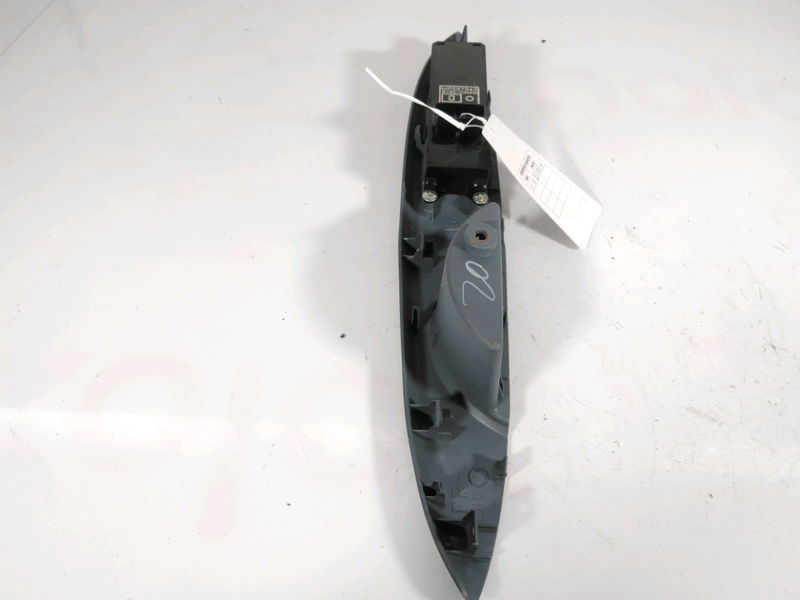 Commande lève-glace porte avant gauche PEUGEOT ION