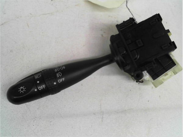Commande eclairage Toyota COROLLA Verso (_E12_) 2.0 d-4d (cde120_) (2002-2004)