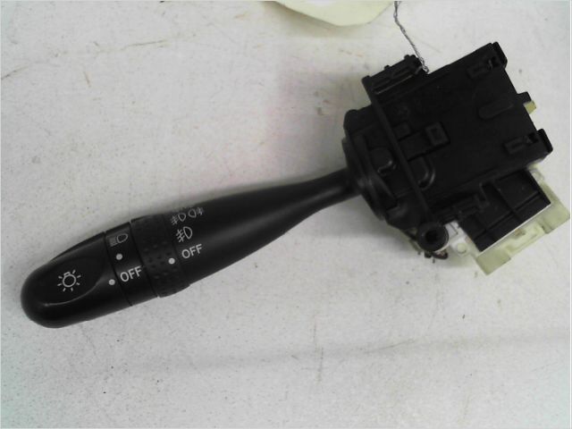 Commande eclairage Toyota COROLLA Verso (_E12_) 2.0 d-4d (cde120_) (2002-2004)