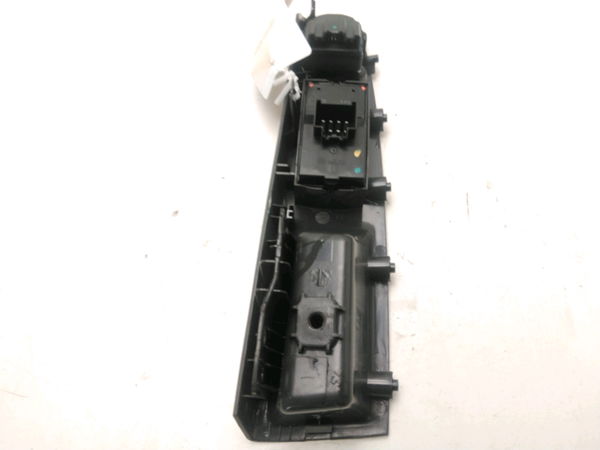 Commande lève-glace porte avant gauche CHEVROLET CRUZE