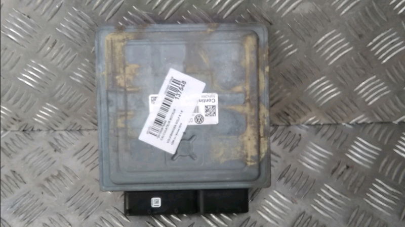 Calculateur moteur VOLKSWAGEN GOLF 6