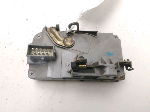 Serrure porte avg PEUGEOT 206