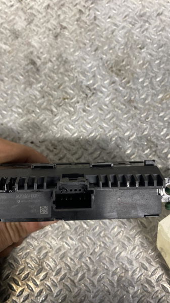 Interrupteur commande de phares RENAULT CLIO 5 HYB  CLIO 5 HYB