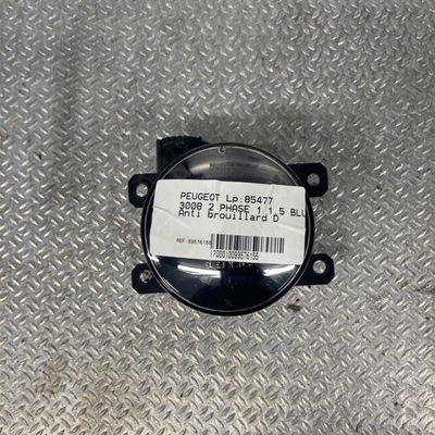 Phare antibrouillard avant droit Peugeot 3008 SUV (MC_, MR_, MJ_, M4_) 1.5 bluehdi 130 (2018) 5 portes