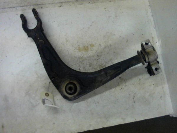 Triangle inf avg CITROEN C6