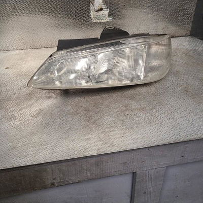Phare gauche Peugeot 406 Break (8E-F) 1.9 d (1996-2004)