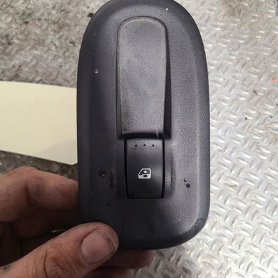 Commande lève-glace porte avant droite Renault MASTER III Camion plate-forme-Châssis (EV, HV, UV) 2.3 dci 125 fwd (ev0c, ev0d, ev0j, hv0c, hv0d, hv0h,... (2010)