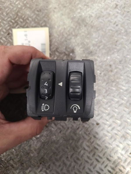 Interrupteur commande de phares Renault TWINGO II (CN0_) 1.6 rs (cn0n, cn0r, cn0s) (2008-2014)