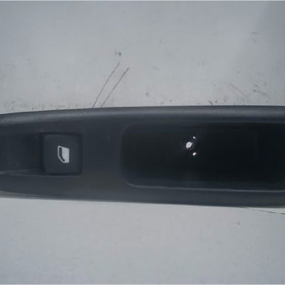 Commande leve-glace porte arrière droite Citroën C3 III (SX) 1.2 thp 110 (2016)