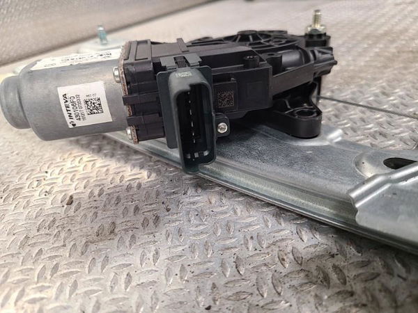 Mecanisme leve glace aile arg Renault MEGANE IV 3-5 portes (B9A-M-N_) 1.5 dci 110 (b9a3) (2015)