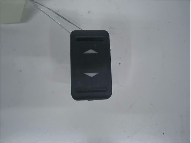 Commande lève-glace porte avant droite Ford FOCUS II (DA_, HCP, DP) 1.6 tdci (2004-2012)