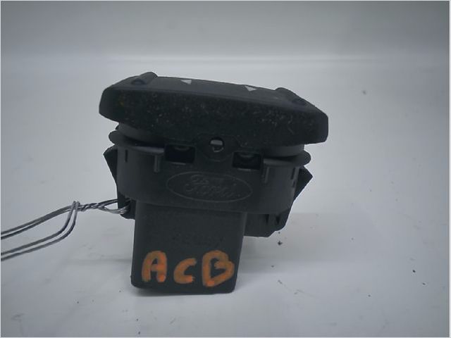 Commande lève-glace porte avant droite Ford FOCUS II (DA_, HCP, DP) 1.6 tdci (2004-2012)