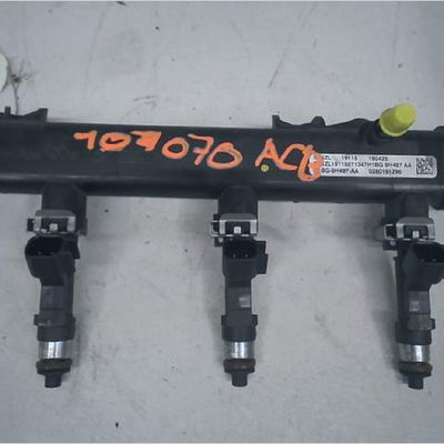 Rampe injection Ford FIESTA VII (HJ, HF) 1.1 ti-vct (2017)