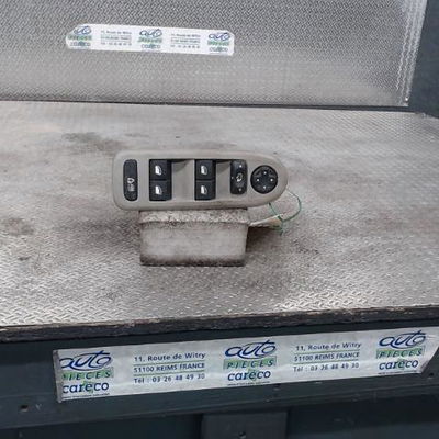 Commande lève-glace porte avant gauche Citroën C5 III Break (RW_) 3.0 hdi 240 (rwx8ca) (2009-2014)