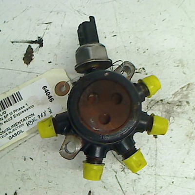 Distributeur injection RENAULT CLIO