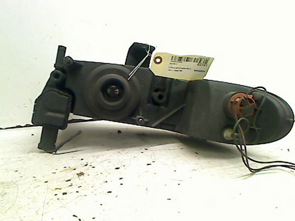 Phare droit Chrysler VOYAGER - GRAND VOYAGER III (GS_, NS_) 2.4 i (1995-2001)