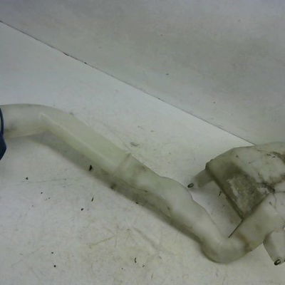 Reservoir lave-glace avant Volkswagen POLO (9N_, 9A_) 1.4 16v (2001-2008)