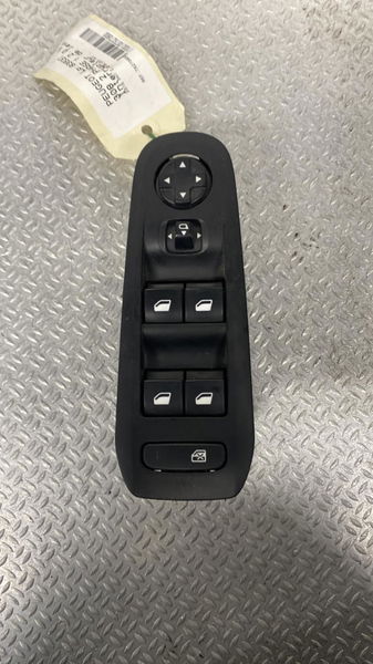 Commande lève-glace porte avant gauche Peugeot 308 II (LB_, LP_, LW_, LH_, L3_) 2.0 bluehdi 150 (2013-2021)